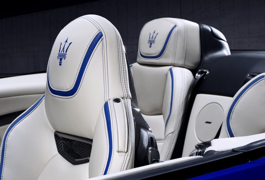 Детали интерьера Maserati GranCabrio MC Centennial Edition 2014 года  (фото 10 из 23)